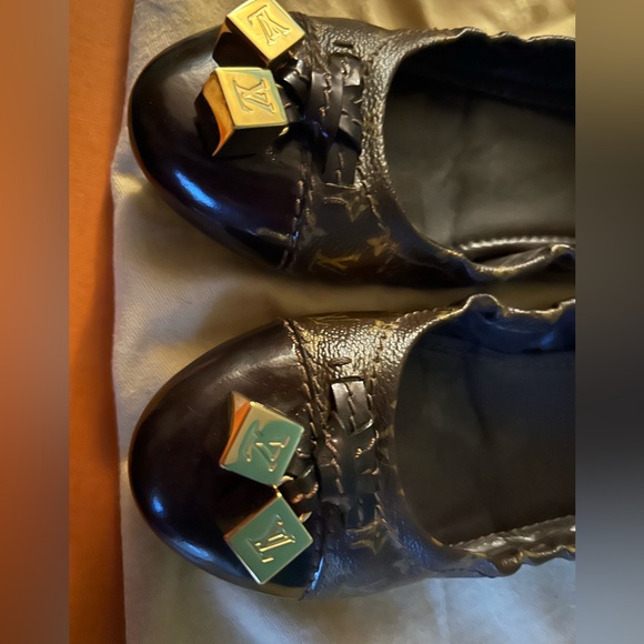 Authentic Louis Vuitton Ballerina/Driver - Picture 4 of 6